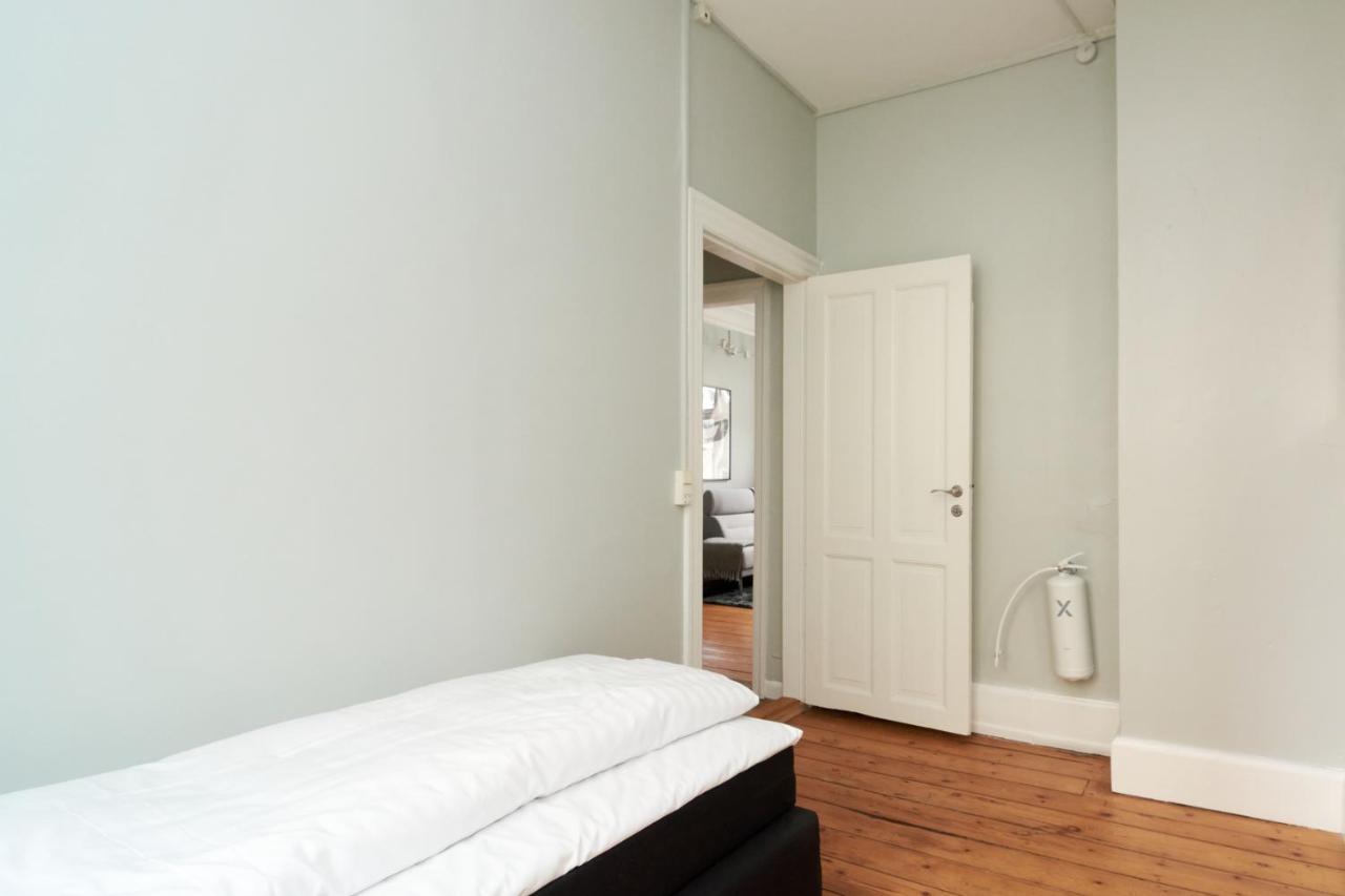 Spacious Scandinavian 3br In Vibrant Area